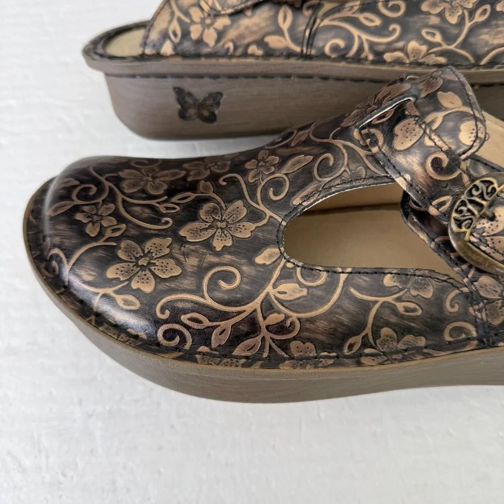 Size 40 Alegria Floral Embossed Leather Clogs Mary Jane Mule Brown Comfort Shoes - Picture 3 of 13